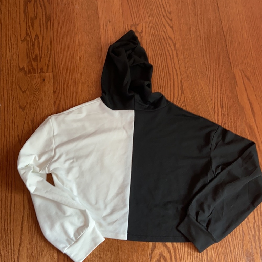 Cropped Hoodie - Picture 3 of 3